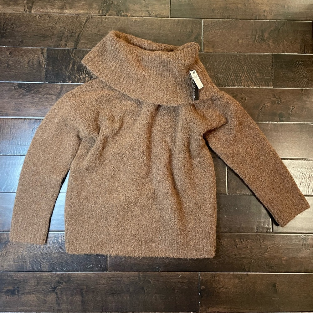 Banana Republic Alpaca Blend Brown Turtleneck Sweater Women’s Petite